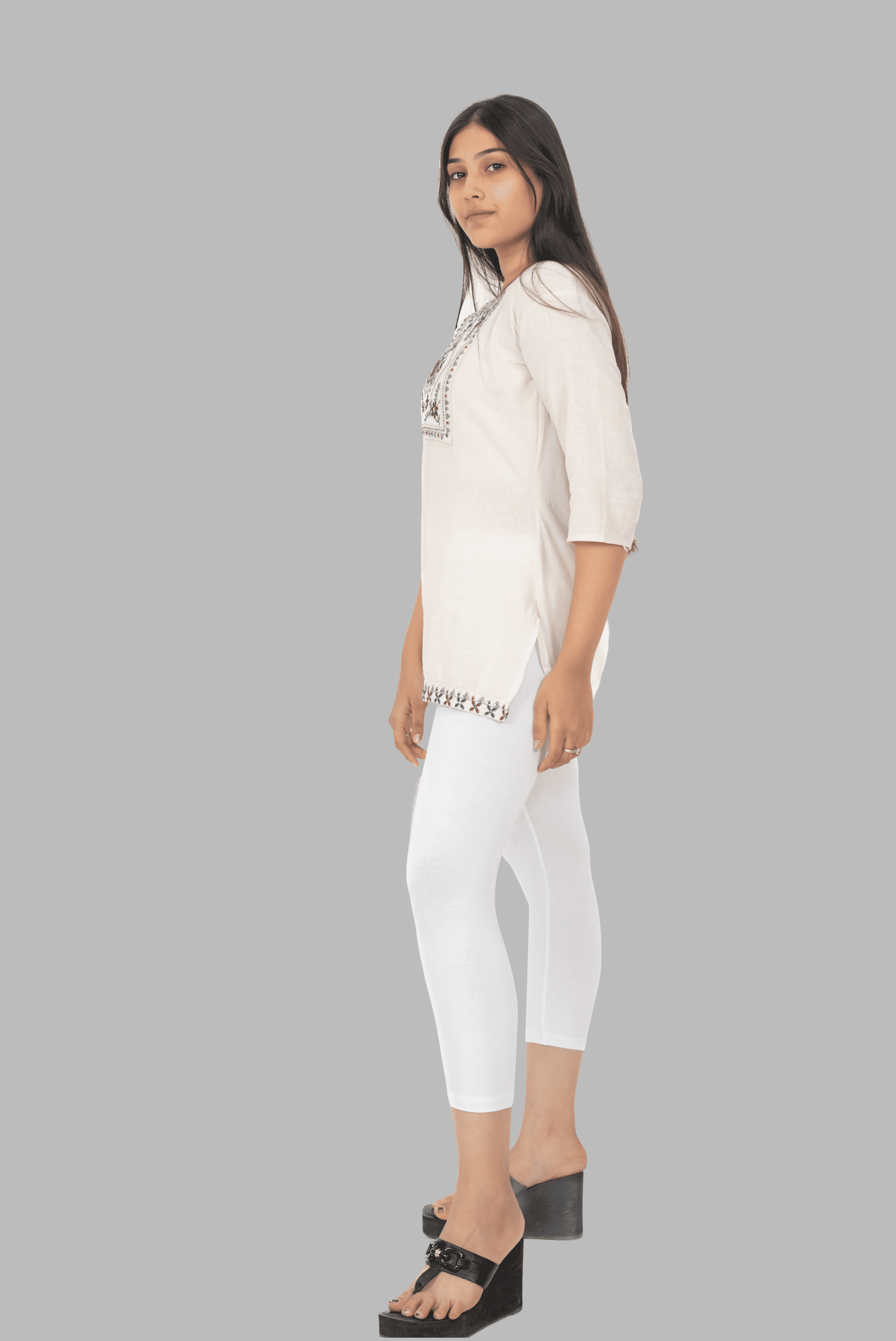White 3/4th Leggings